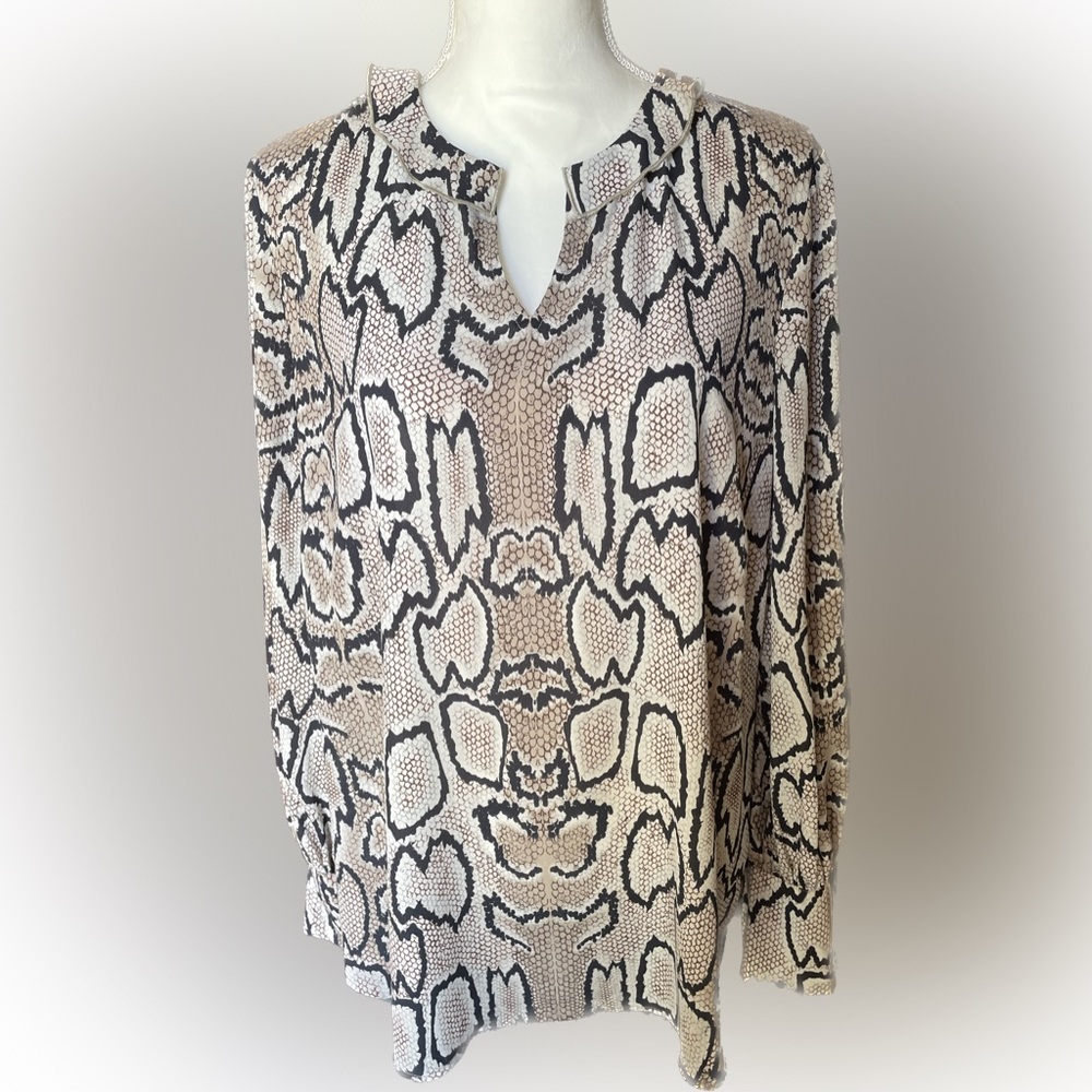 Cabi #3759 Serpentine Wide Cuff Blouse Size XL